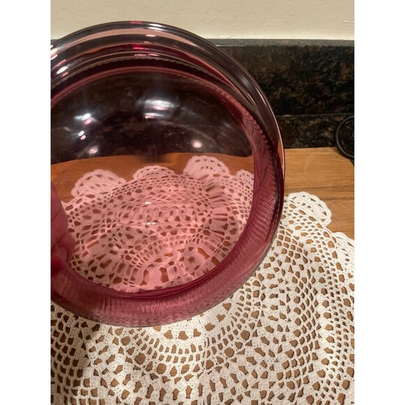 VINTAGE cranberry Corning Ware Vision casserole dish - Picture 6 of 7